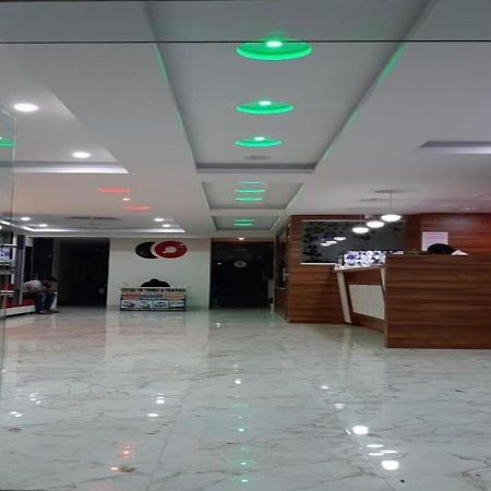 Hotel Sai SK Palace Shirdi Esterno foto