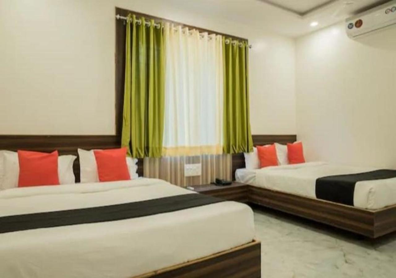 Hotel Sai SK Palace Shirdi Esterno foto