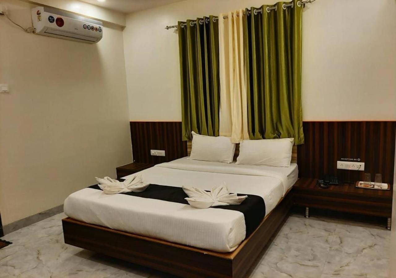 Hotel Sai SK Palace Shirdi Esterno foto